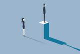 Une femme, un homme et un podium